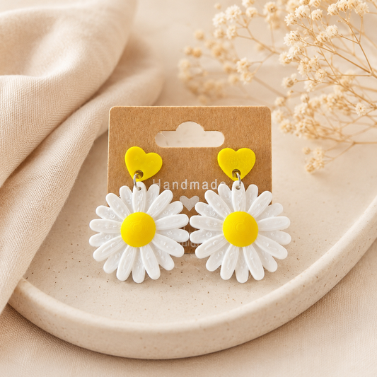 Sweet Daisy Heart Earrings