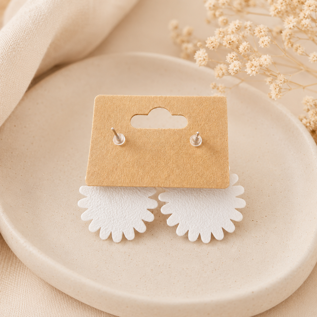 Sweet Daisy Heart Earrings